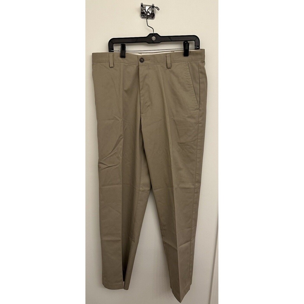Dockers Khaki | Classic Fit | Size 33 x 30